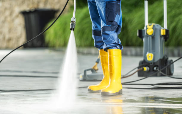 Best Pressure Washing Siding  in Black Mountain, NC